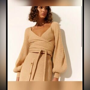 Kivari NWTs wrap knit sweater top aso Sarah’s day!